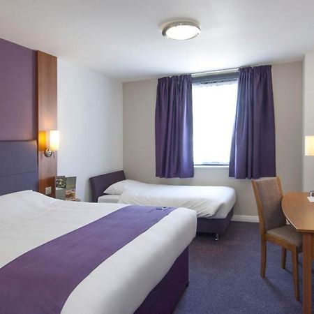 Premier Inn גלנרות'ס מראה חיצוני תמונה