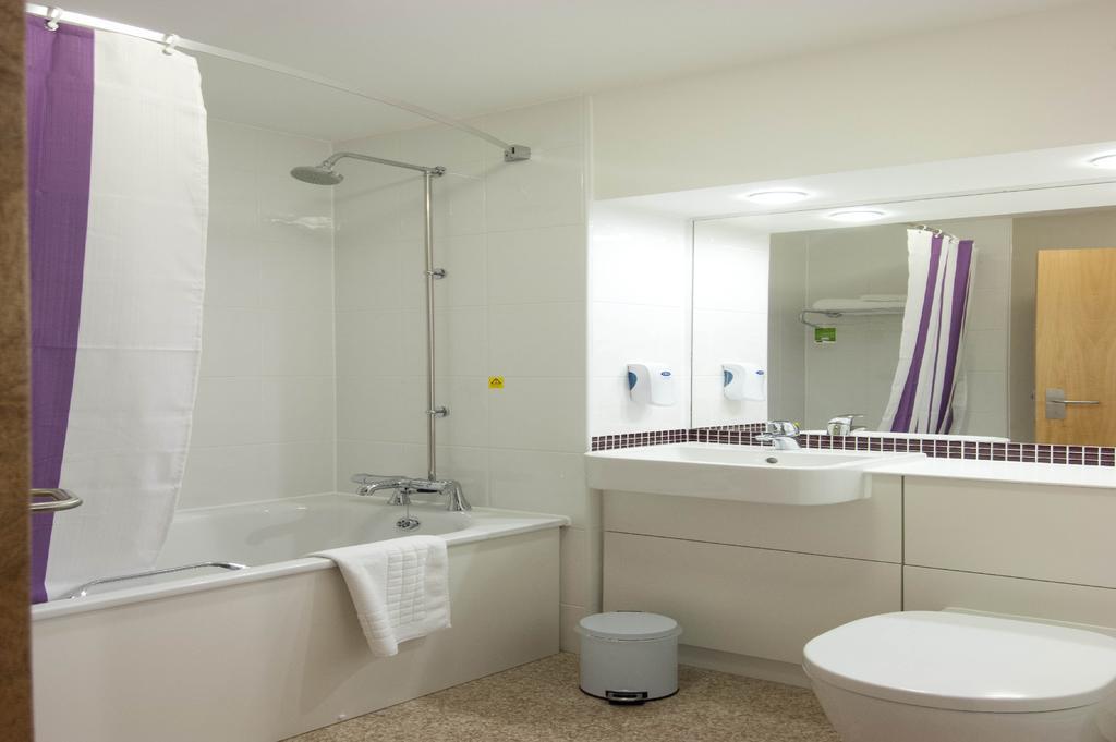Premier Inn גלנרות'ס מראה חיצוני תמונה