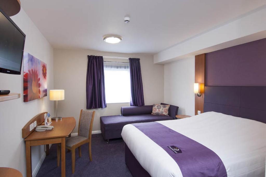 Premier Inn גלנרות'ס מראה חיצוני תמונה