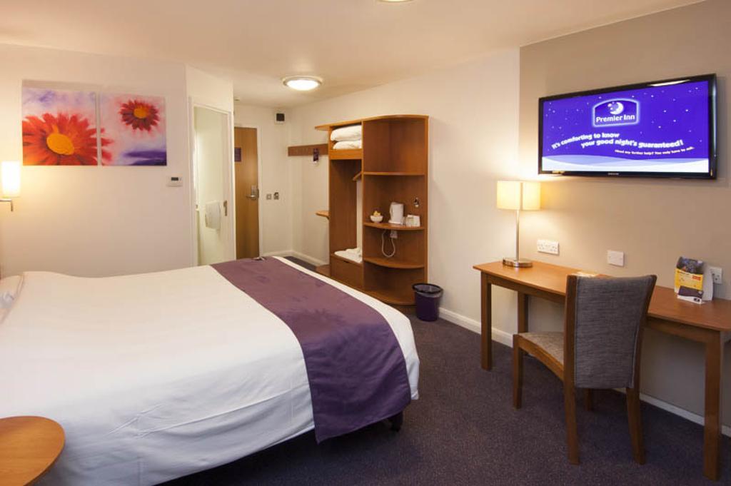 Premier Inn גלנרות'ס מראה חיצוני תמונה