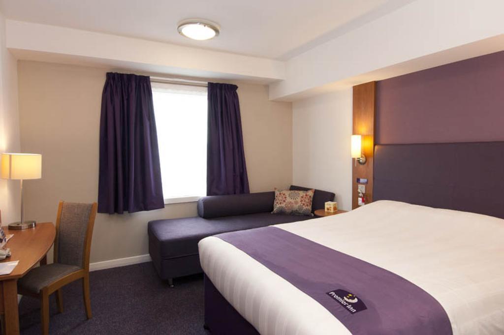 Premier Inn גלנרות'ס מראה חיצוני תמונה