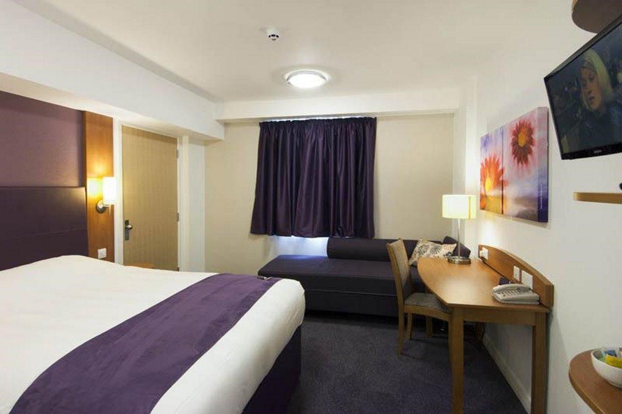 Premier Inn גלנרות'ס מראה חיצוני תמונה