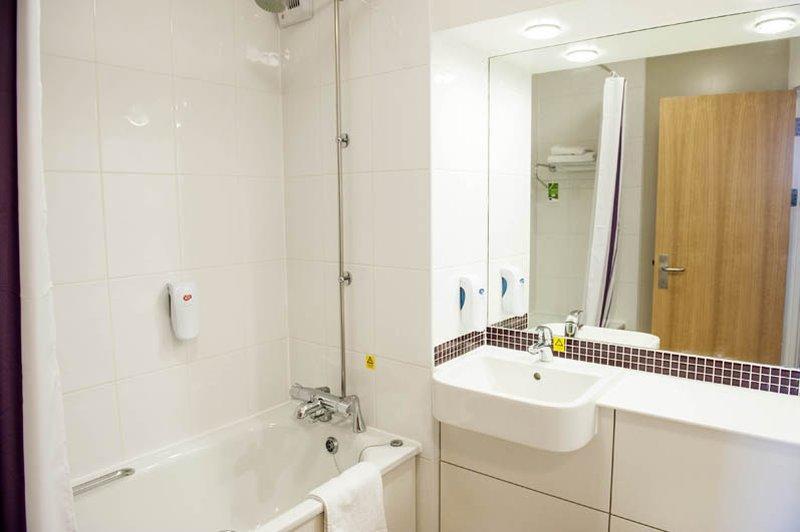 Premier Inn גלנרות'ס מראה חיצוני תמונה
