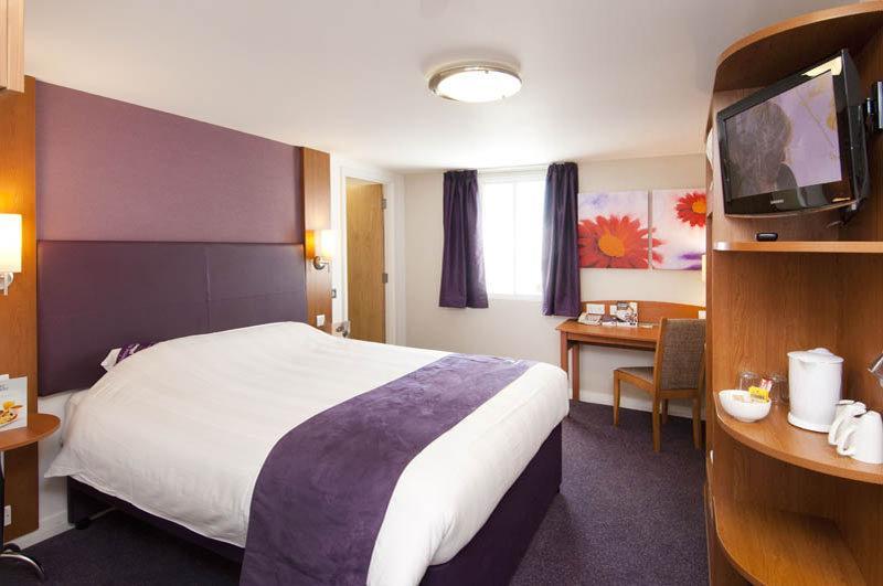 Premier Inn גלנרות'ס מראה חיצוני תמונה