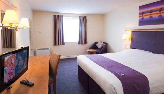 Premier Inn גלנרות'ס מראה חיצוני תמונה